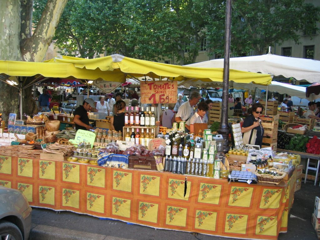 Les produits et les couleurs d’un marché à Aix-en-Provence